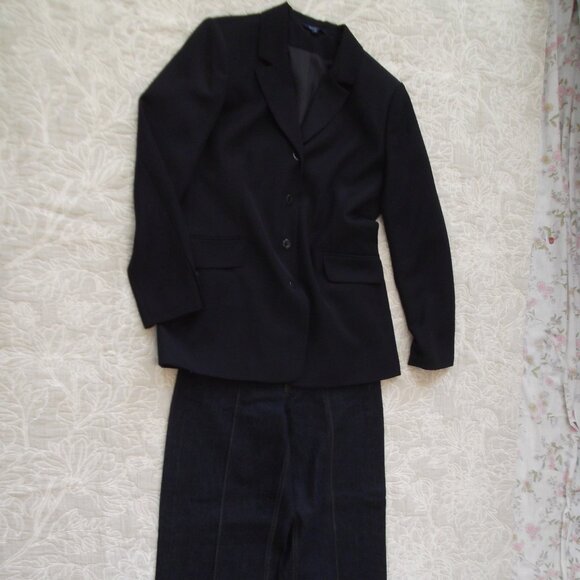 Ladies black blazer - Picture 2 of 2